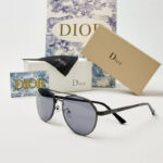 نظارات ديور لإطلالة عصرية