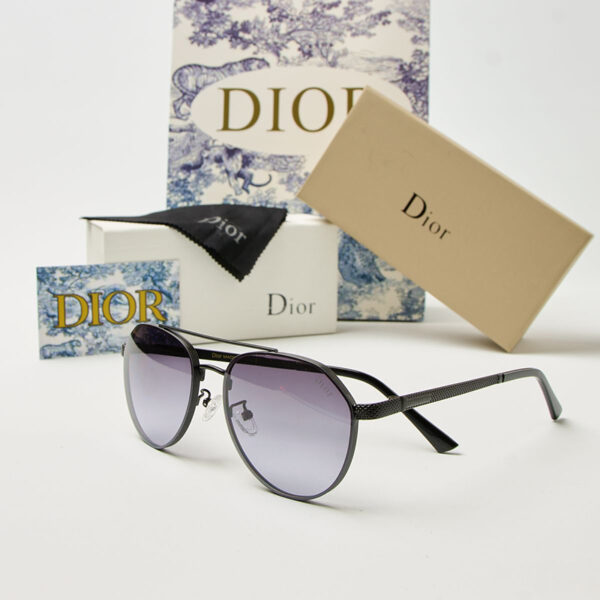 نظارات ديور لإطلالة عصرية