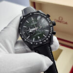 ساعة سبيدماستر دارك سايد أوف ذا مون 43 مم – تميز في كل لحظة