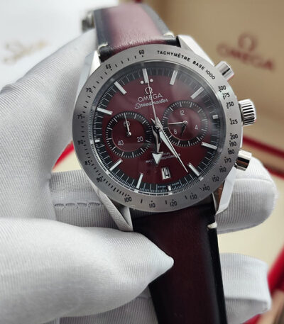 سبيدماستر دارك سايد أوف ذا مون 43 مم ساعة كرونوغراف فاخرة