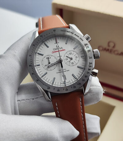 سبيدماستر دارك سايد أوف ذا مون رجالي كرونوغراف 43 مم تصميم استثنائي